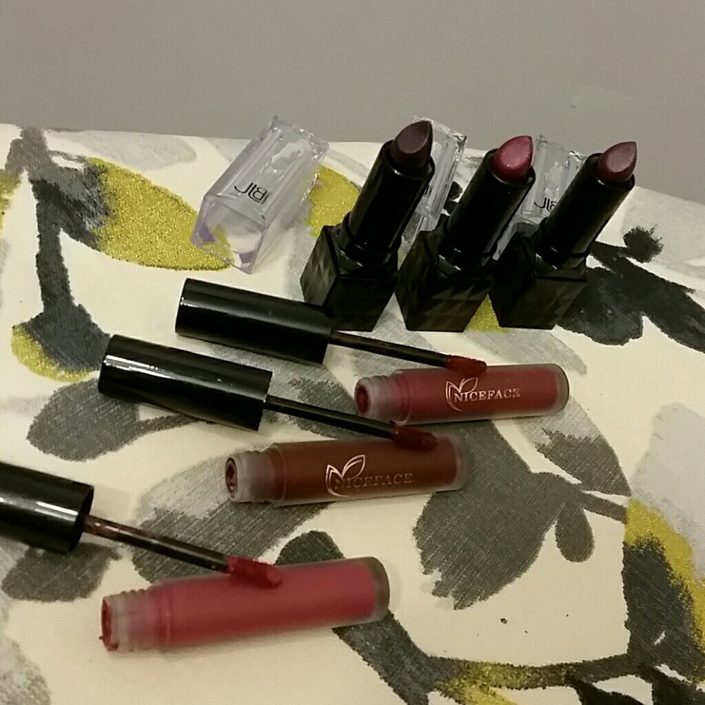 Glitter lipsticks & Matte lip gloss